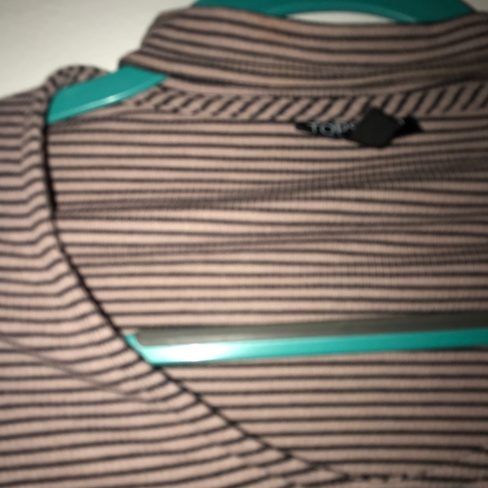 Super cute pink and black striped crop top. - Picture 3 of 3